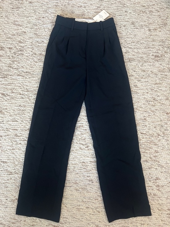 Aritzia Pants - Aritzia Effortless Pant NWT